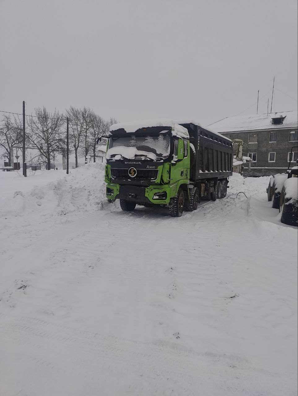 Shacman SX* 8x4 Самосвал
