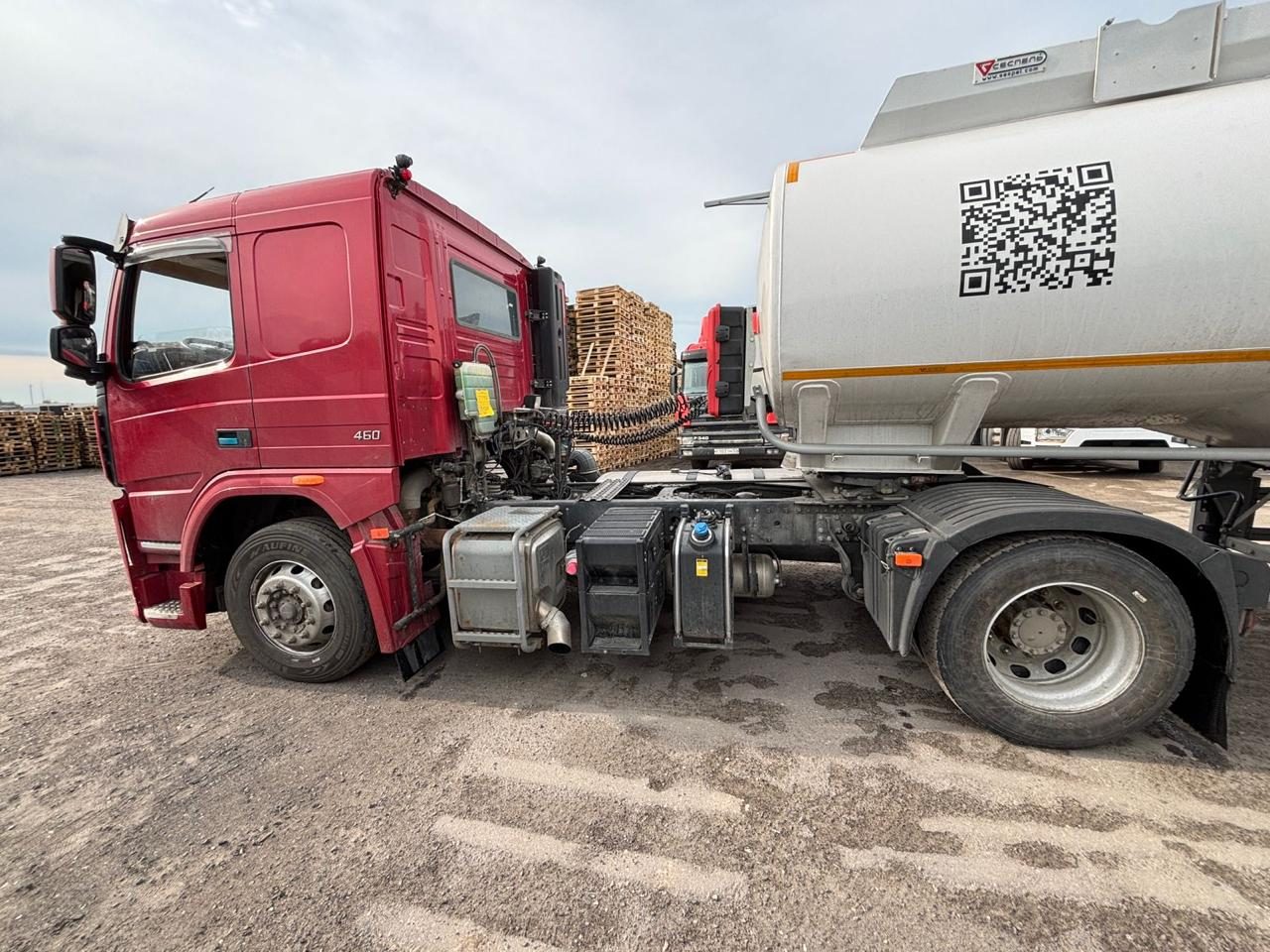 Dayun CGC418* 4x2 Седельный тягач