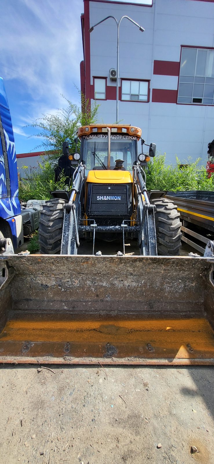 Shanmon 388 Экскаватор-погрузчик