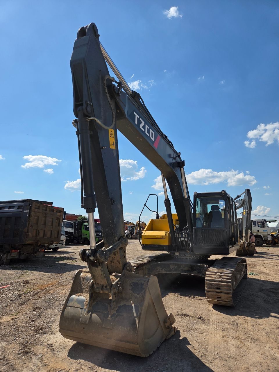 TZCO TZ260* Экскаватор