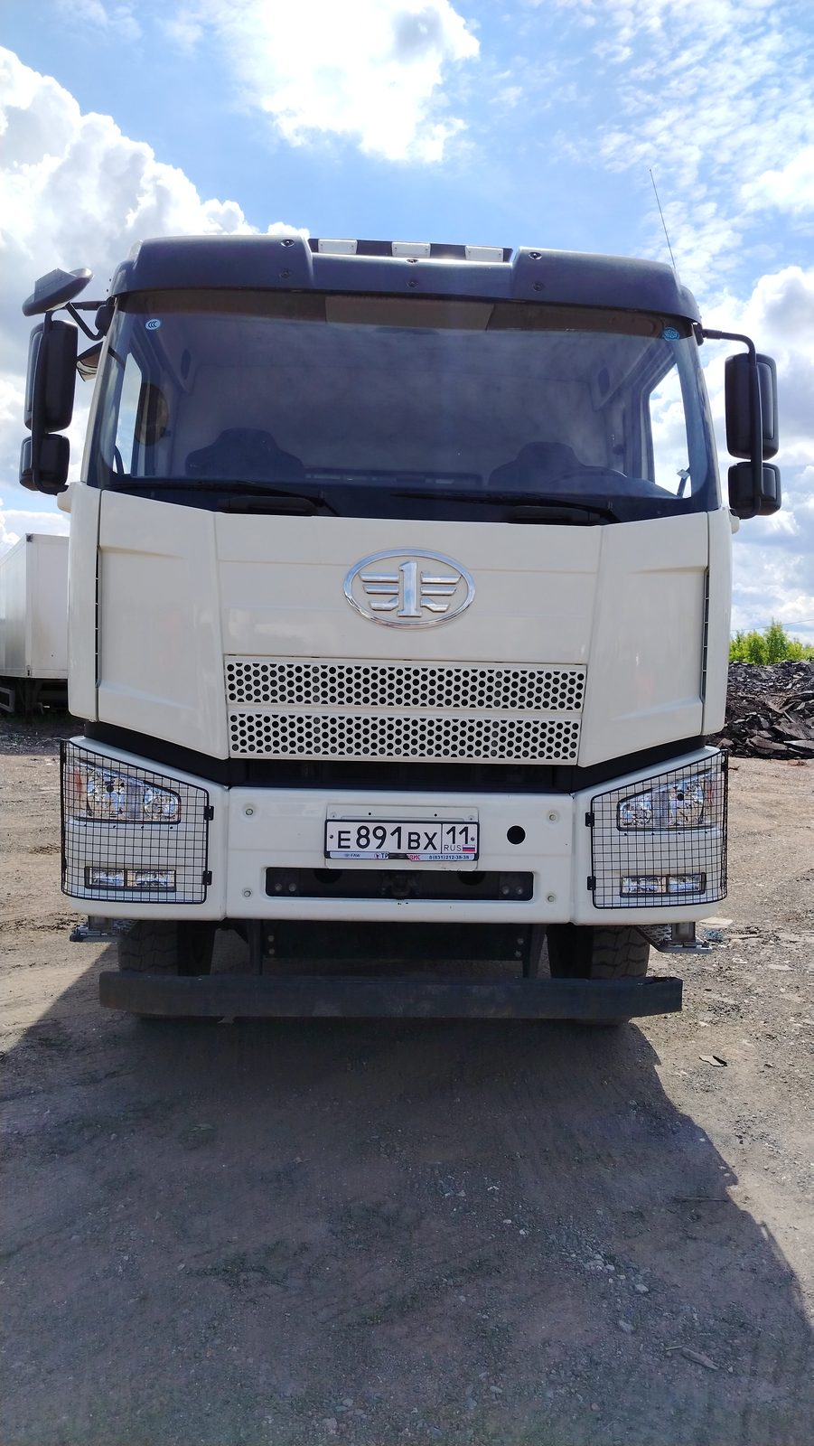 FAW J6 6x4 Самосвал