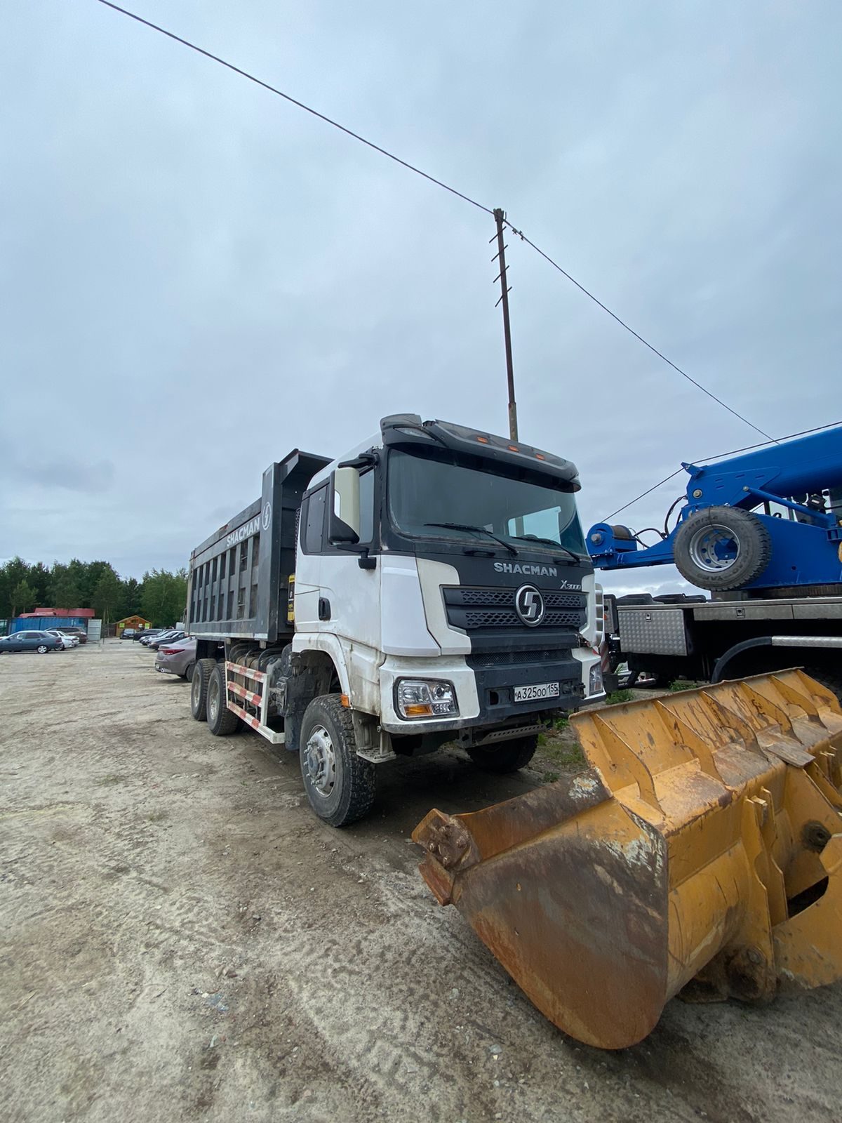 Shacman SX* 6x6 Самосвал