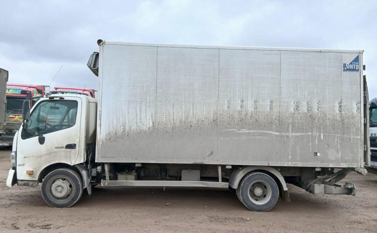 Центртранстехмаш АФ-4771* на шасси HINO 300 4x2 изотермический/рефрижератор с гидробортом (кат. C)