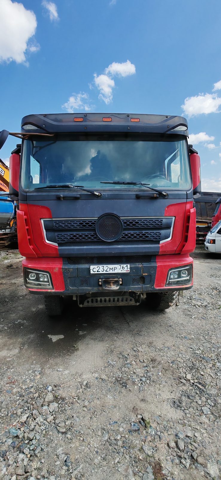 Shacman SX* 8x4 Самосвал