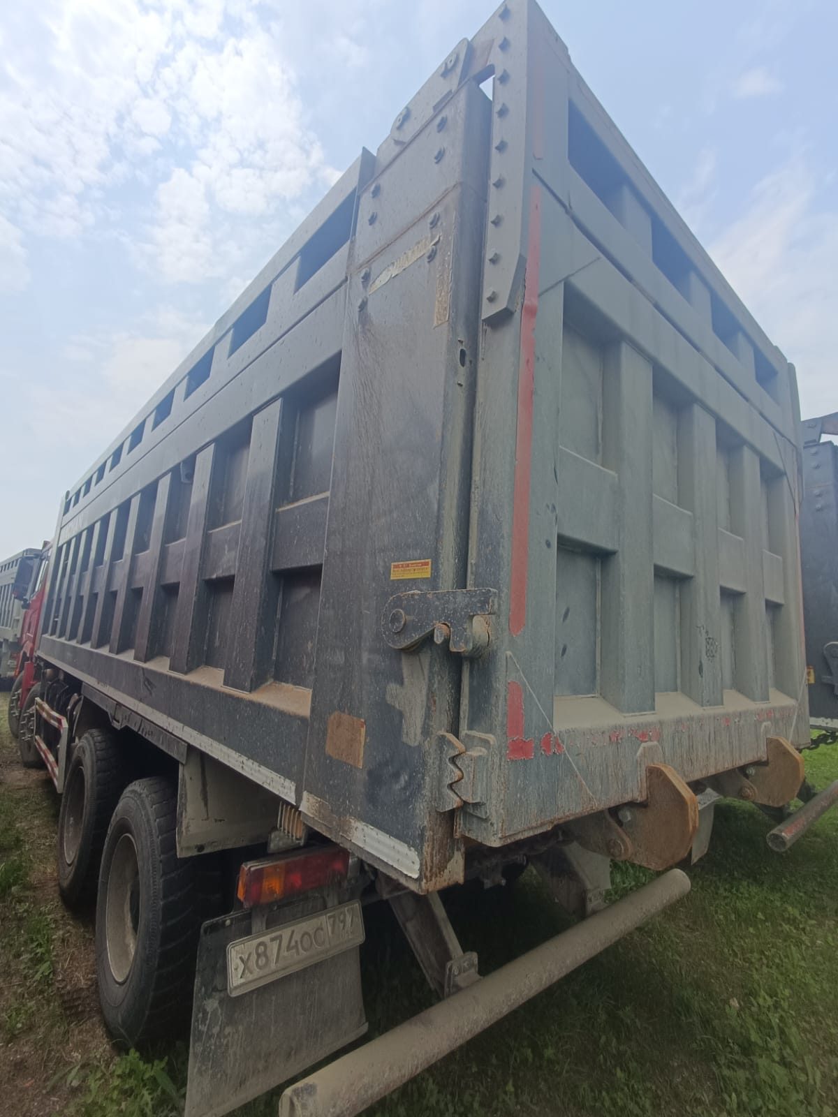 Shacman SX* 8x4 Самосвал