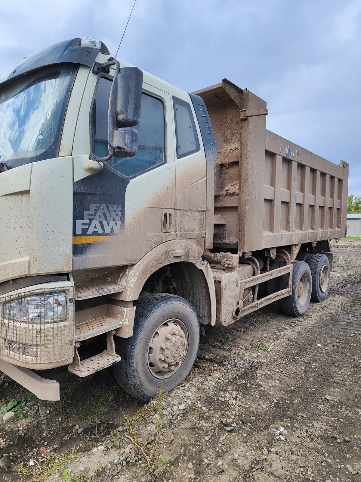 FAW J6 6x6 Самосвал