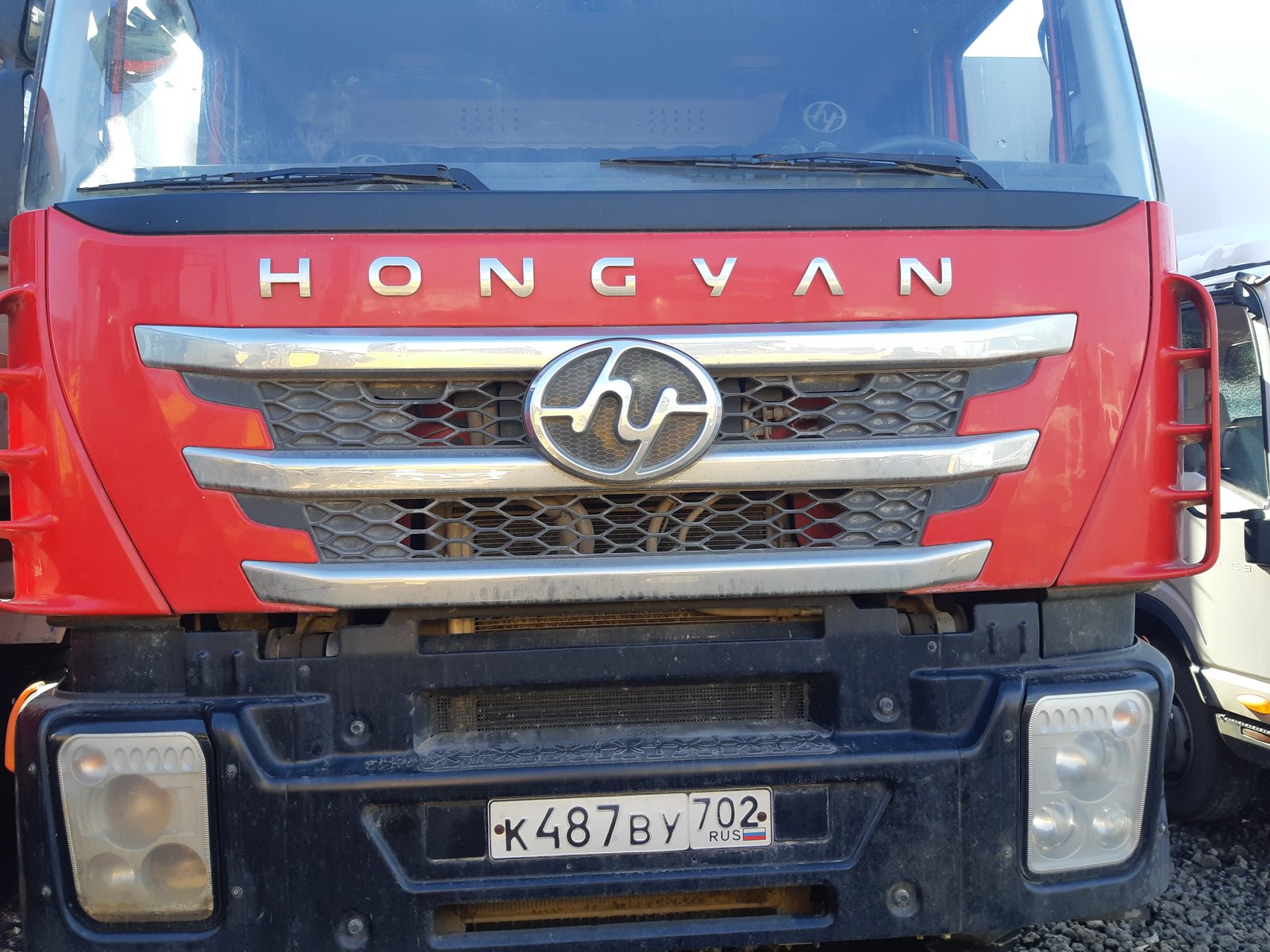 Hongyan 908 8x4 Самосвал