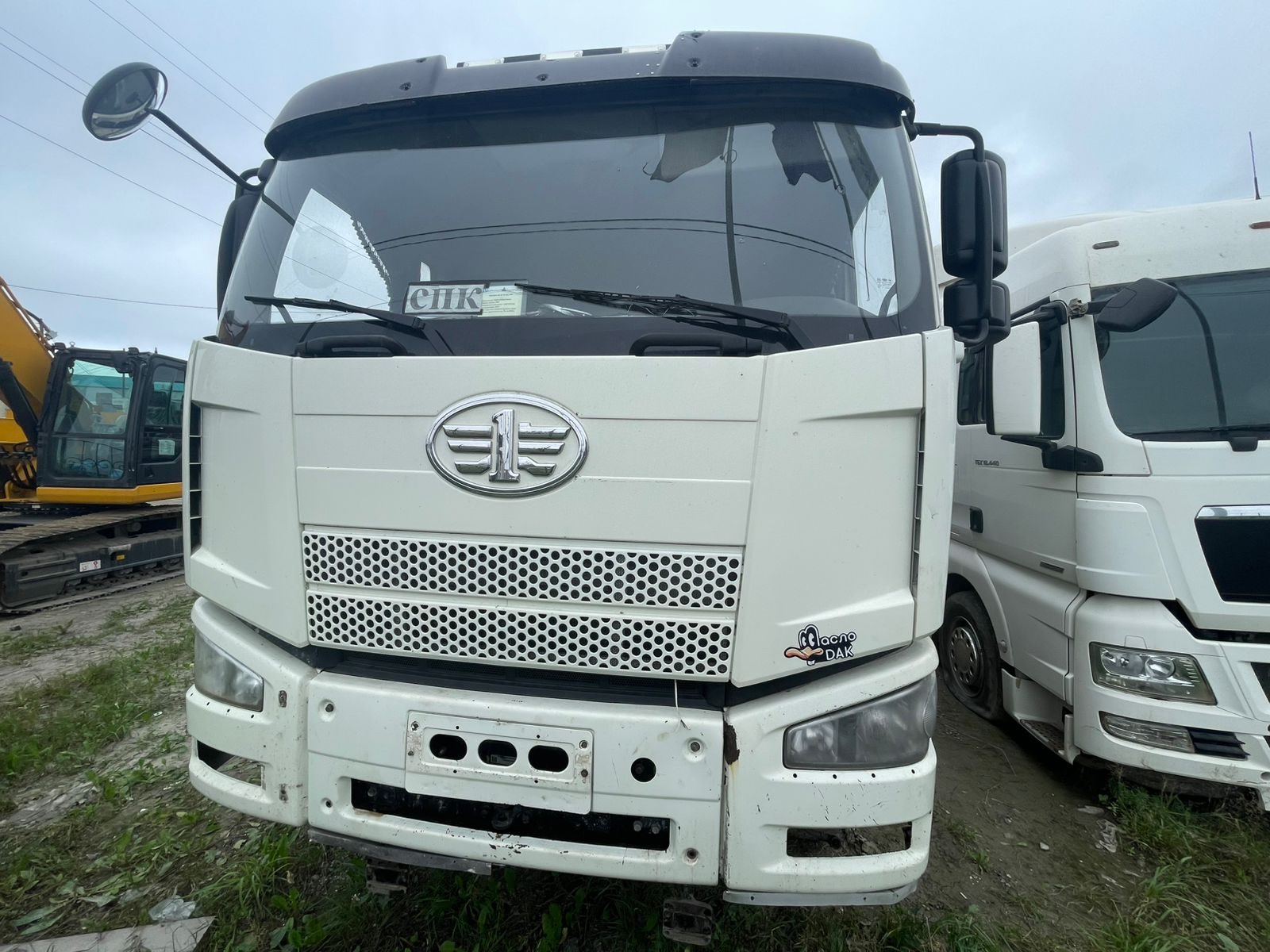 FAW J6 8x4 Самосвал