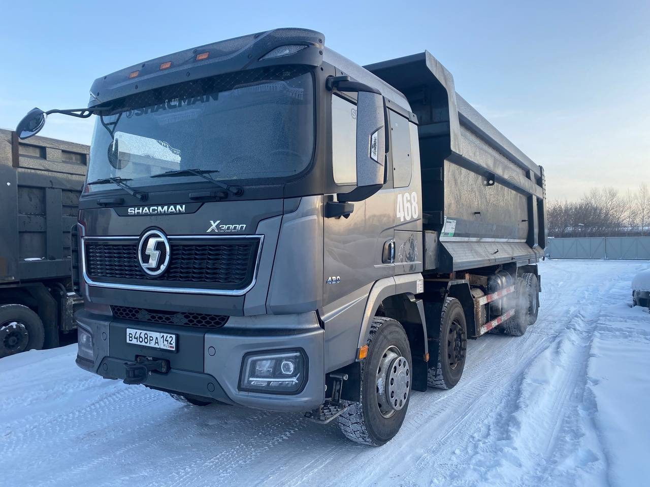 Shacman SX* 8x4 Самосвал