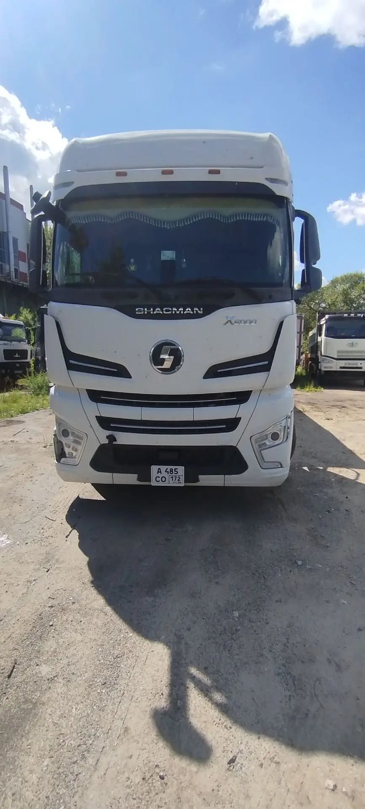 Shacman SX* 4x2 Седельный тягач