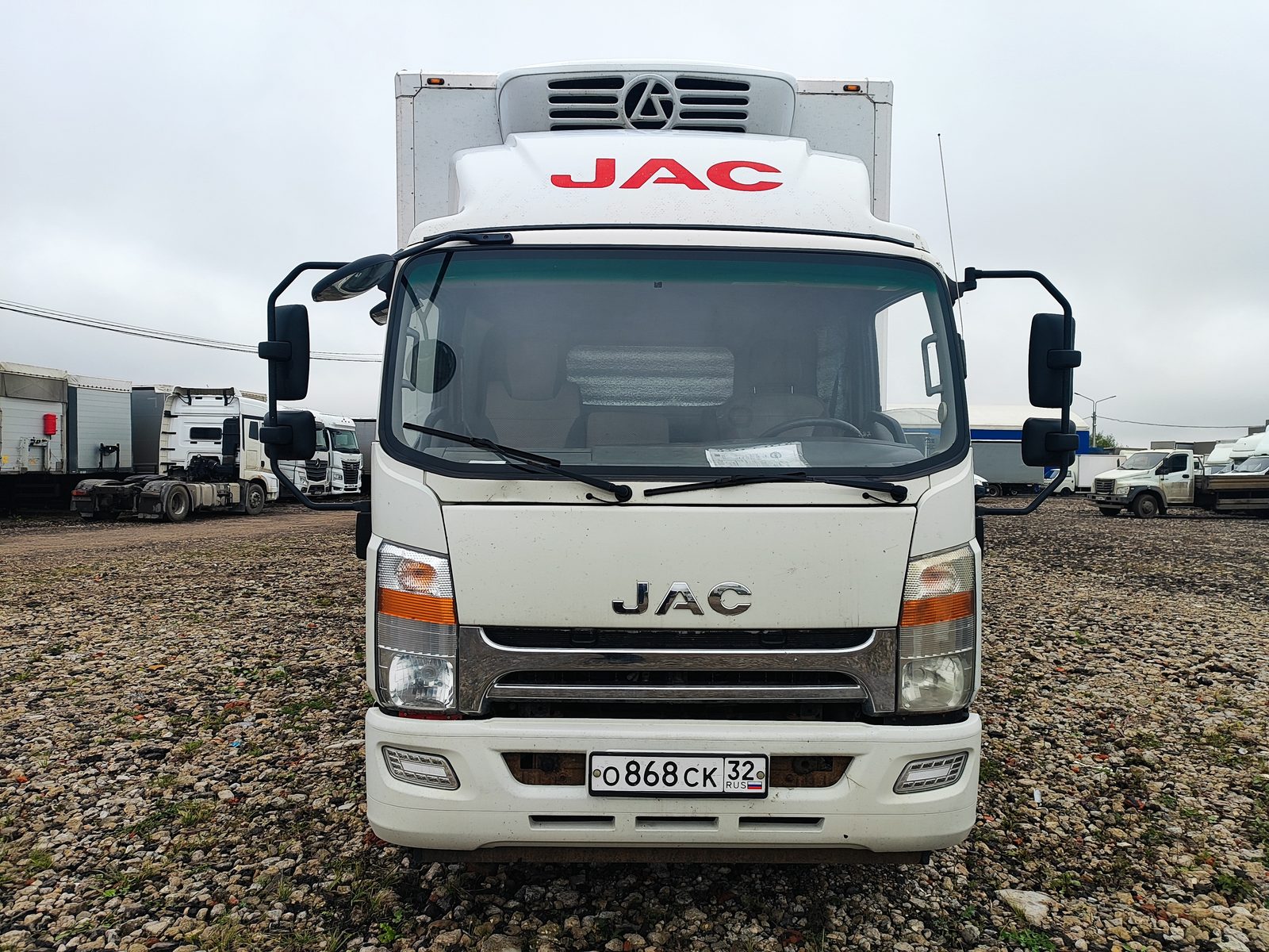 JAC 3008* на шасси JAC N120 Изотермический/рефрижератор
