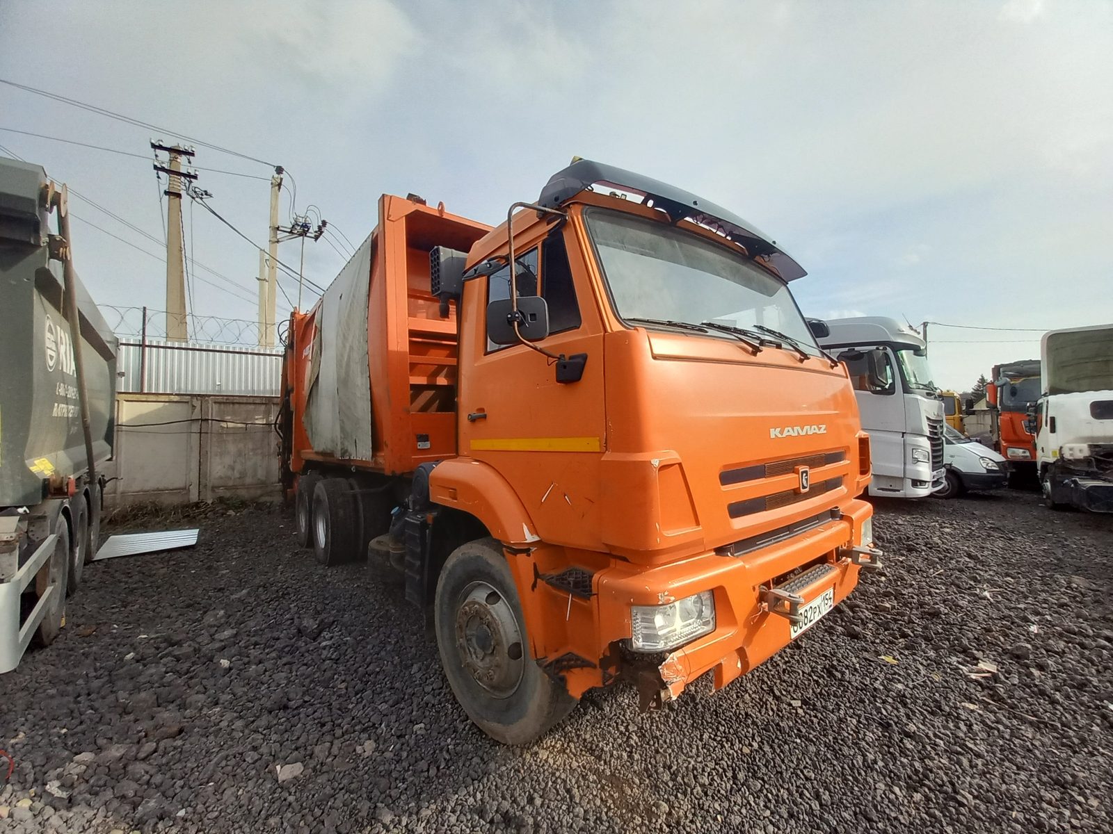 Арзамасский КО-440* на шасси КамАЗ 65115 6x4 Мусоровоз