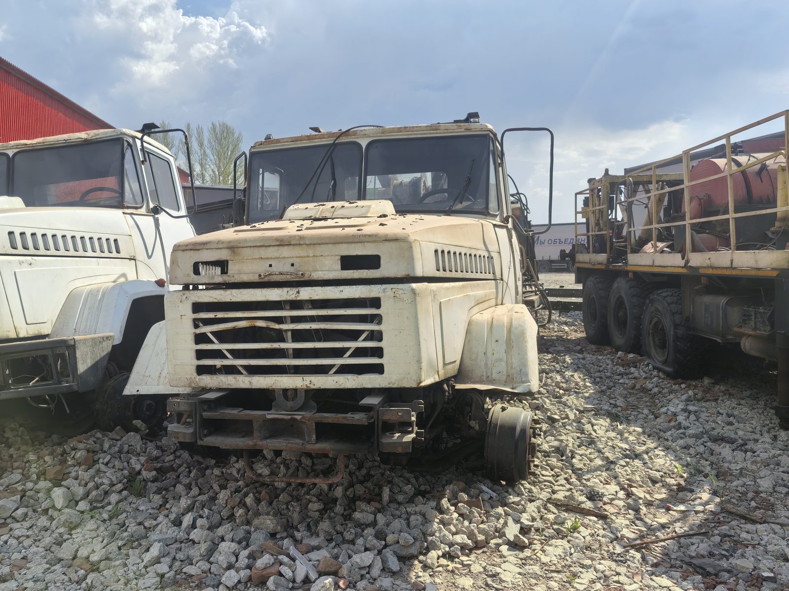 Ишимбайский УПА-60М на шасси КрАЗ 65101* 6x4 Установка подъемная