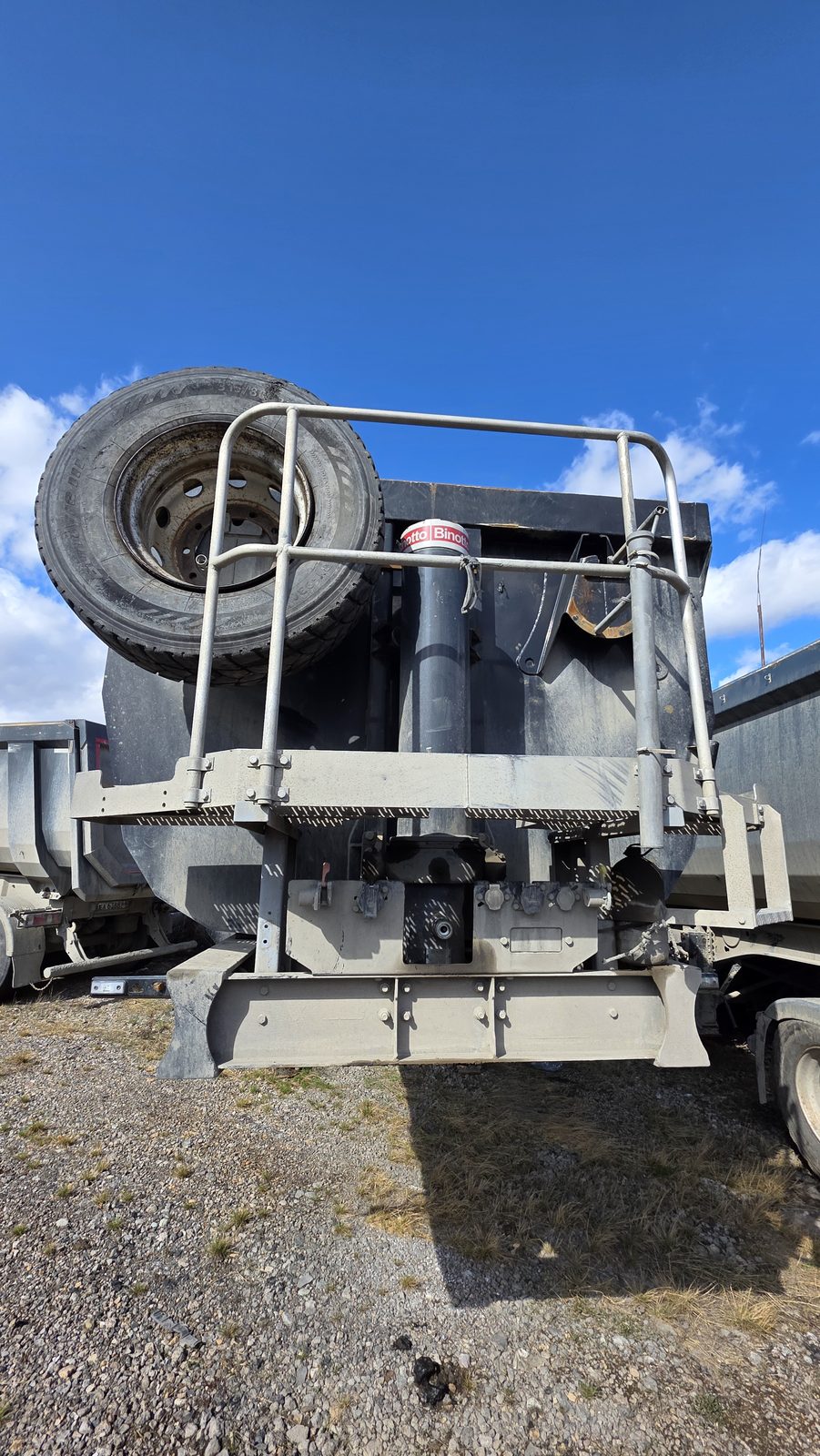 Grunwald 9453 Полуприцеп самосвальный