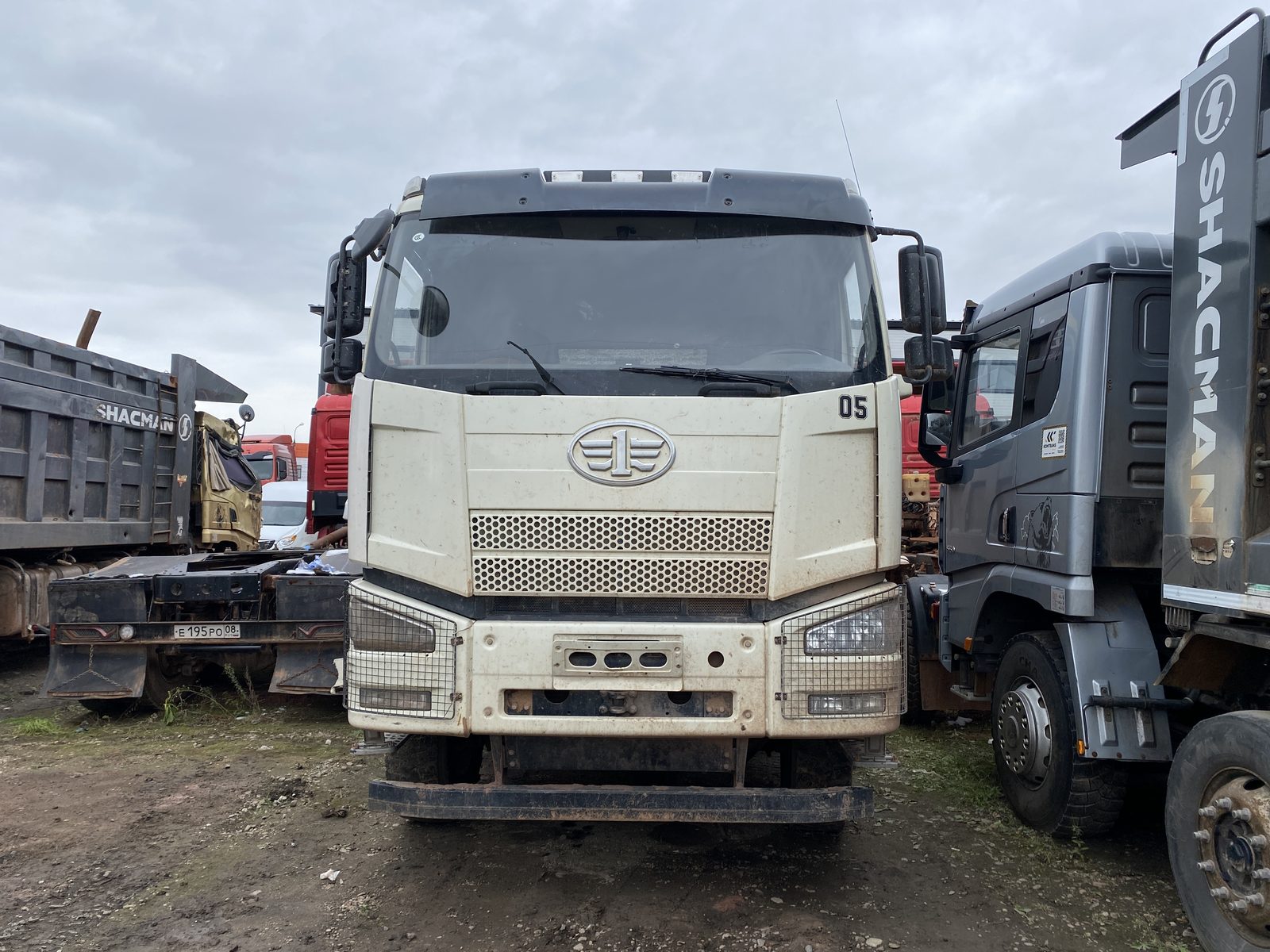 FAW J6 8x4 Самосвал