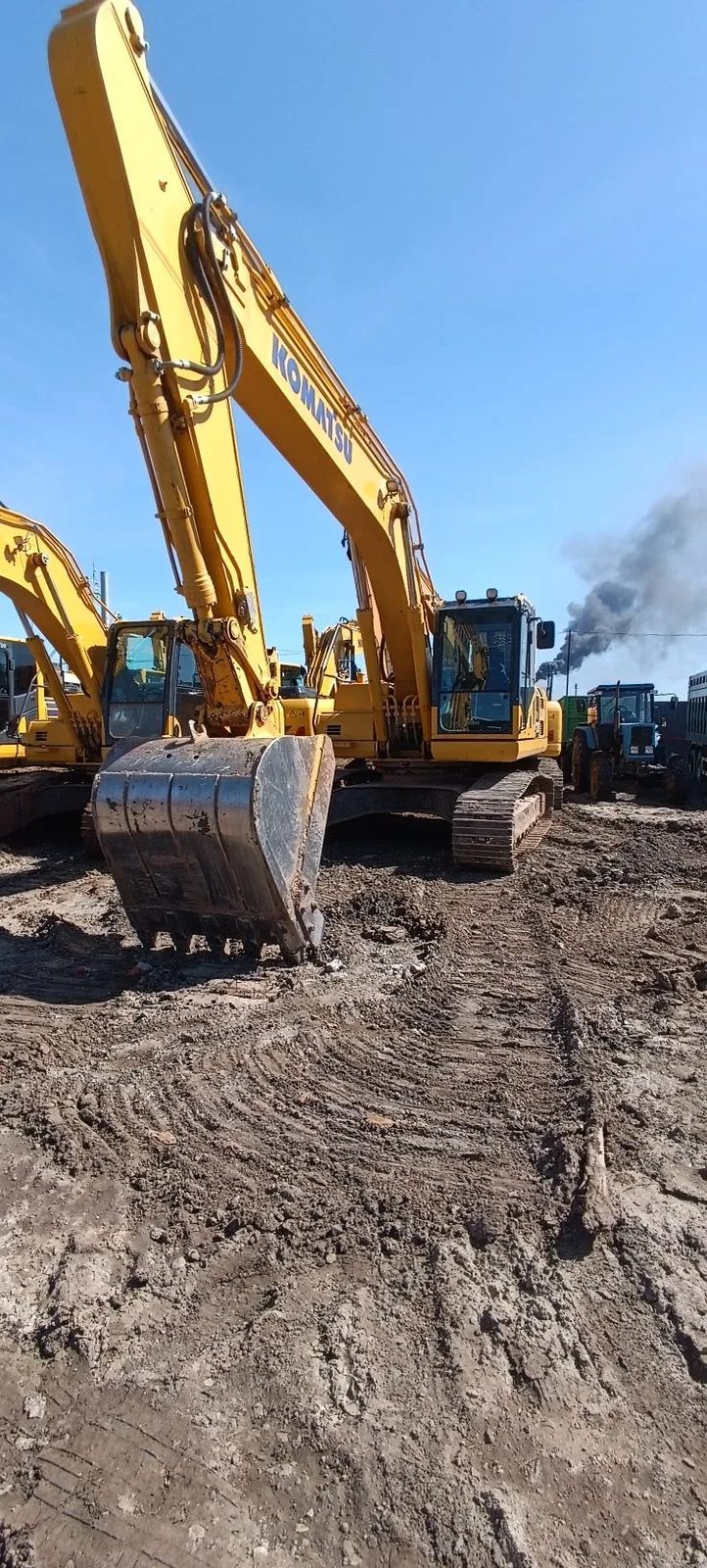 Komatsu PC 220 Экскаватор