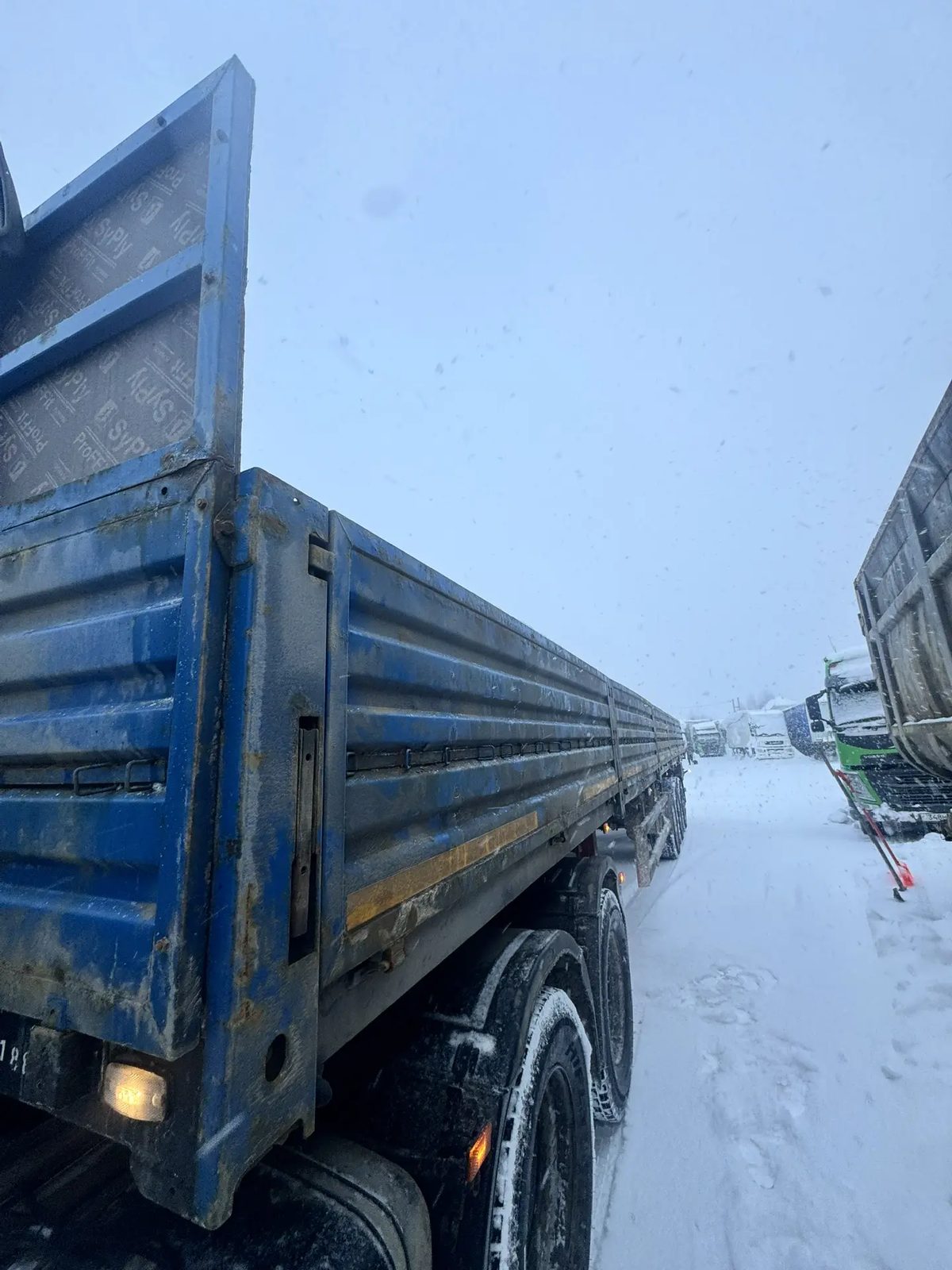 МАЗ 5885* Полуприцеп бортовой