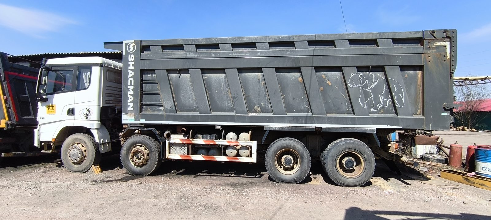 Shacman SX* 8x4 Самосвал