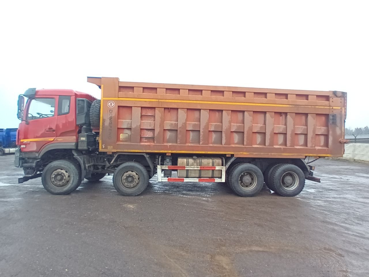 Dongfeng KC 8x4 Самосвал