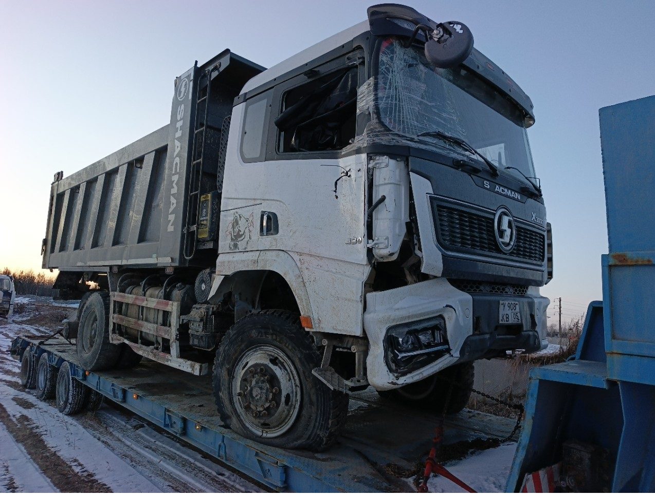 Shacman SX* 6x6 Самосвал
