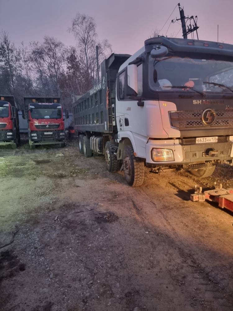 Shacman SX* 8x4 Самосвал