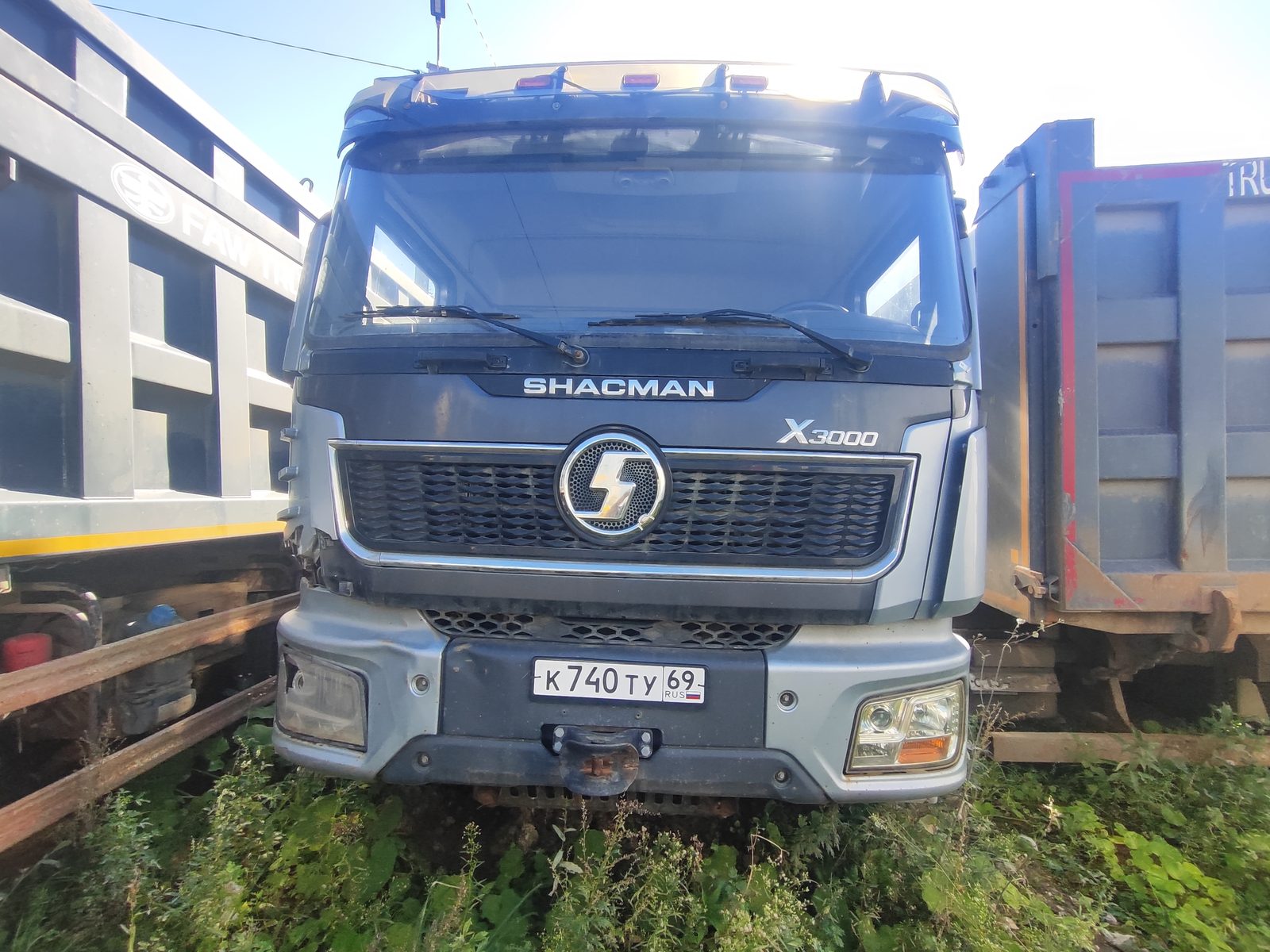 Shacman SX* 8x4 Самосвал