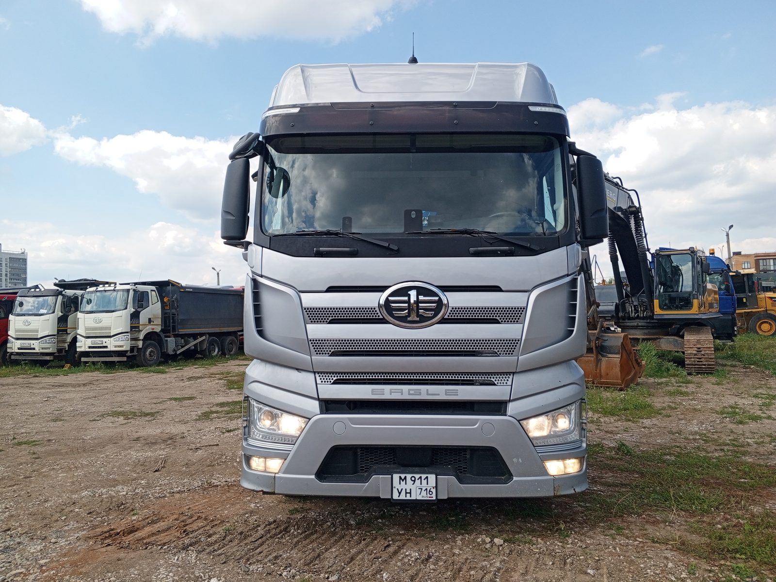 FAW J7 4x2 Седельный тягач