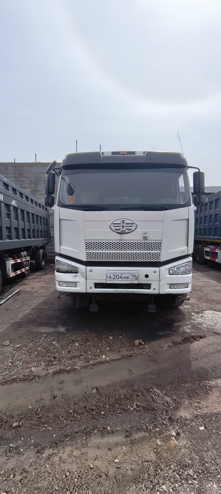 FAW J6 8x4 Самосвал