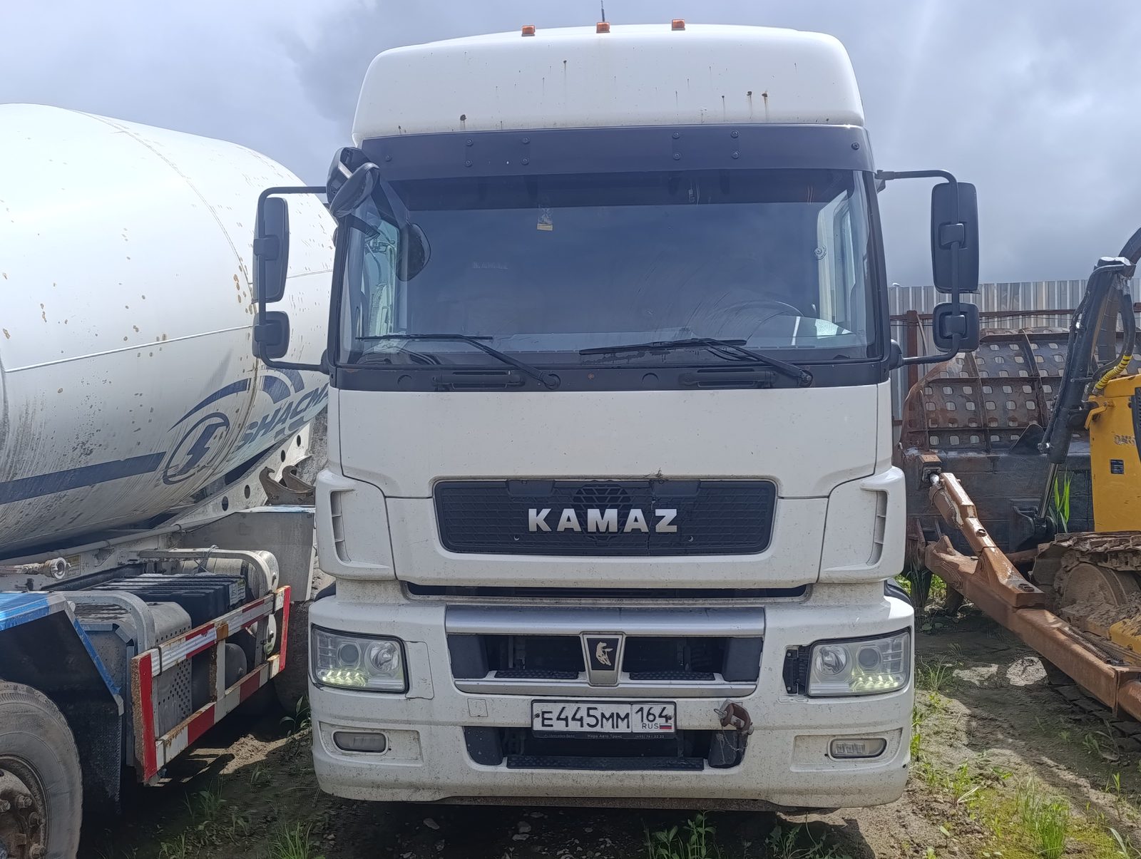 КАМАЗ М1840 4x2 Седельный тягач