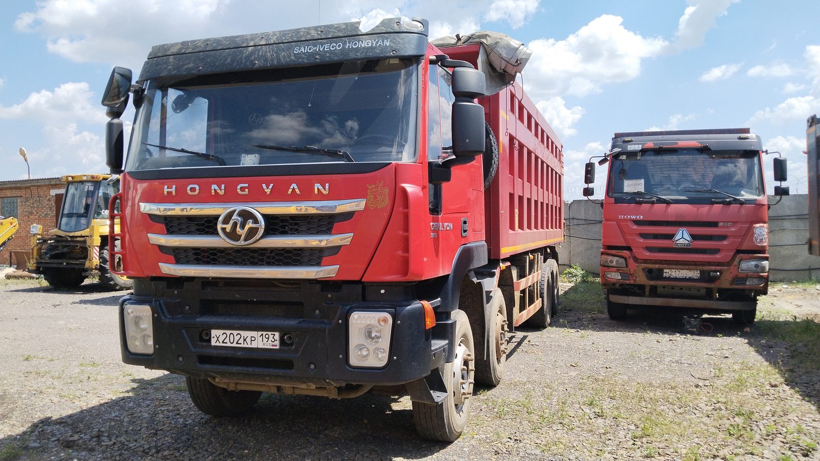 Hongyan 908 8x4 Самосвал