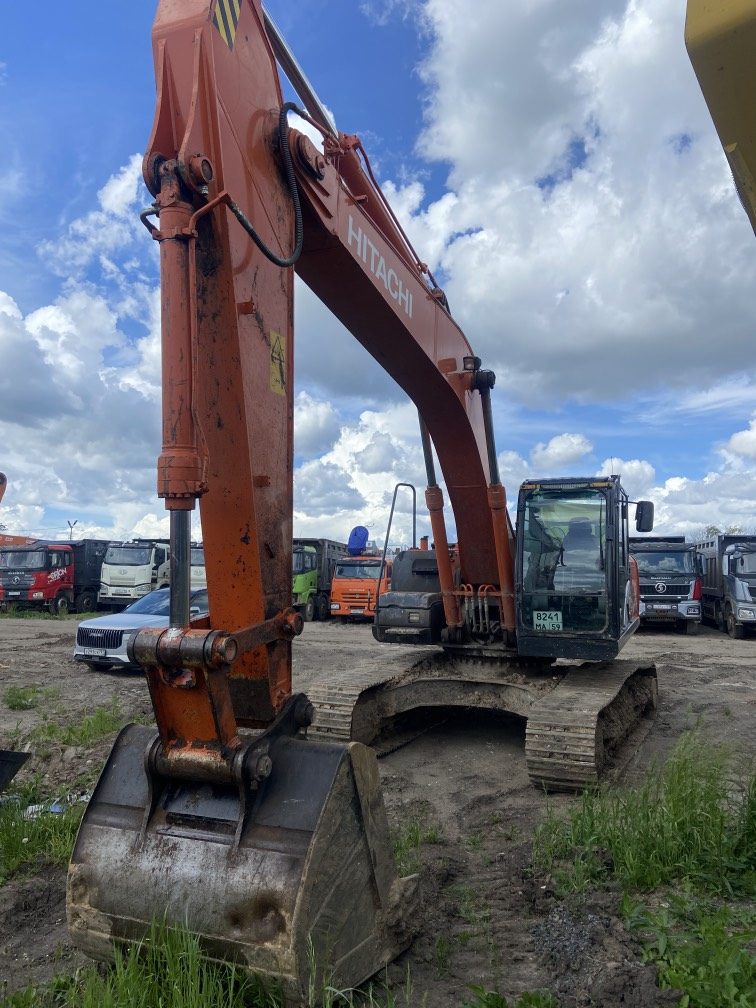 Hitachi ZX240 Экскаватор