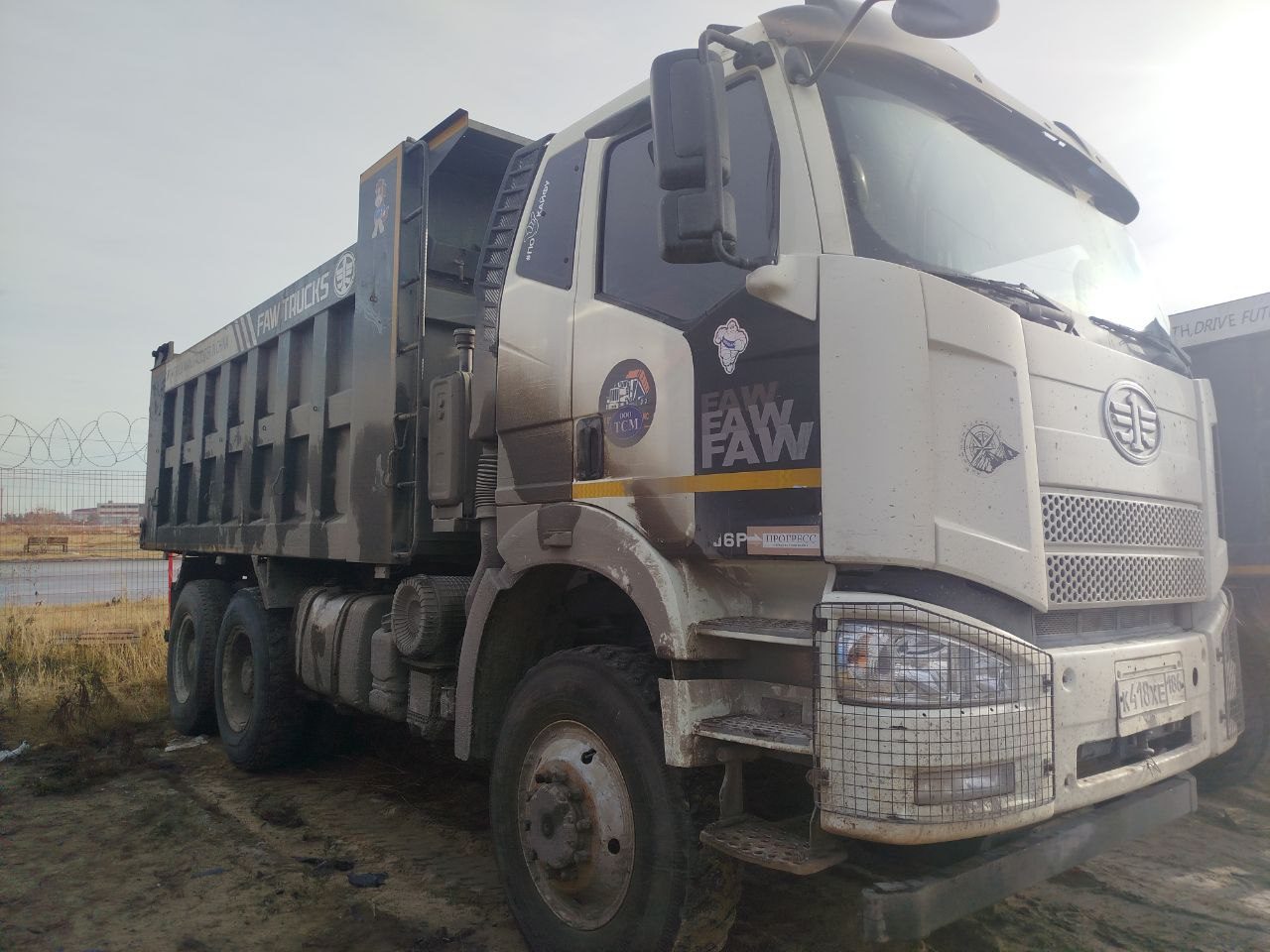 FAW J6 6x6 Самосвал