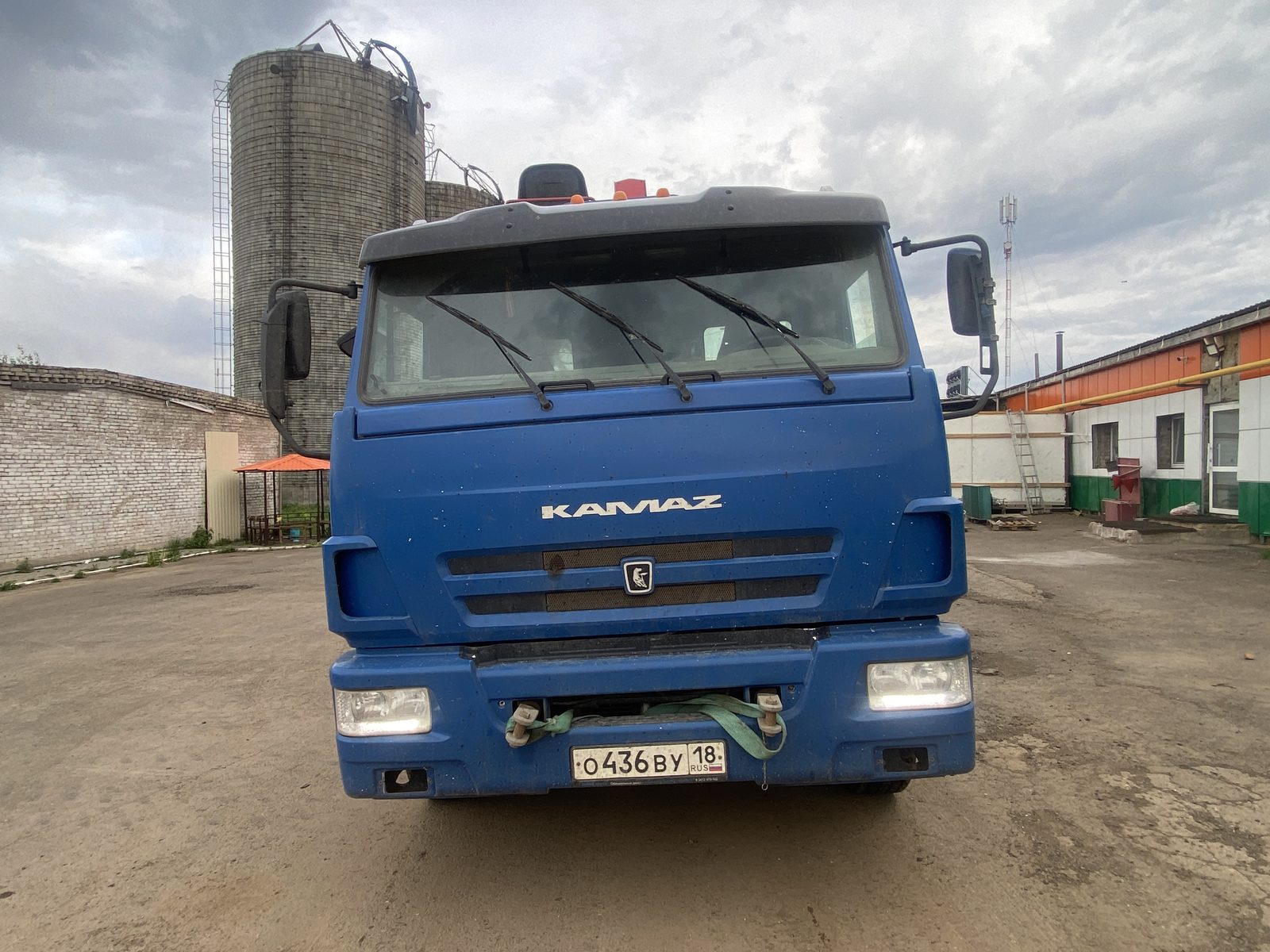 КАМАЗ 65117 6x4 Бортовой с КМУ