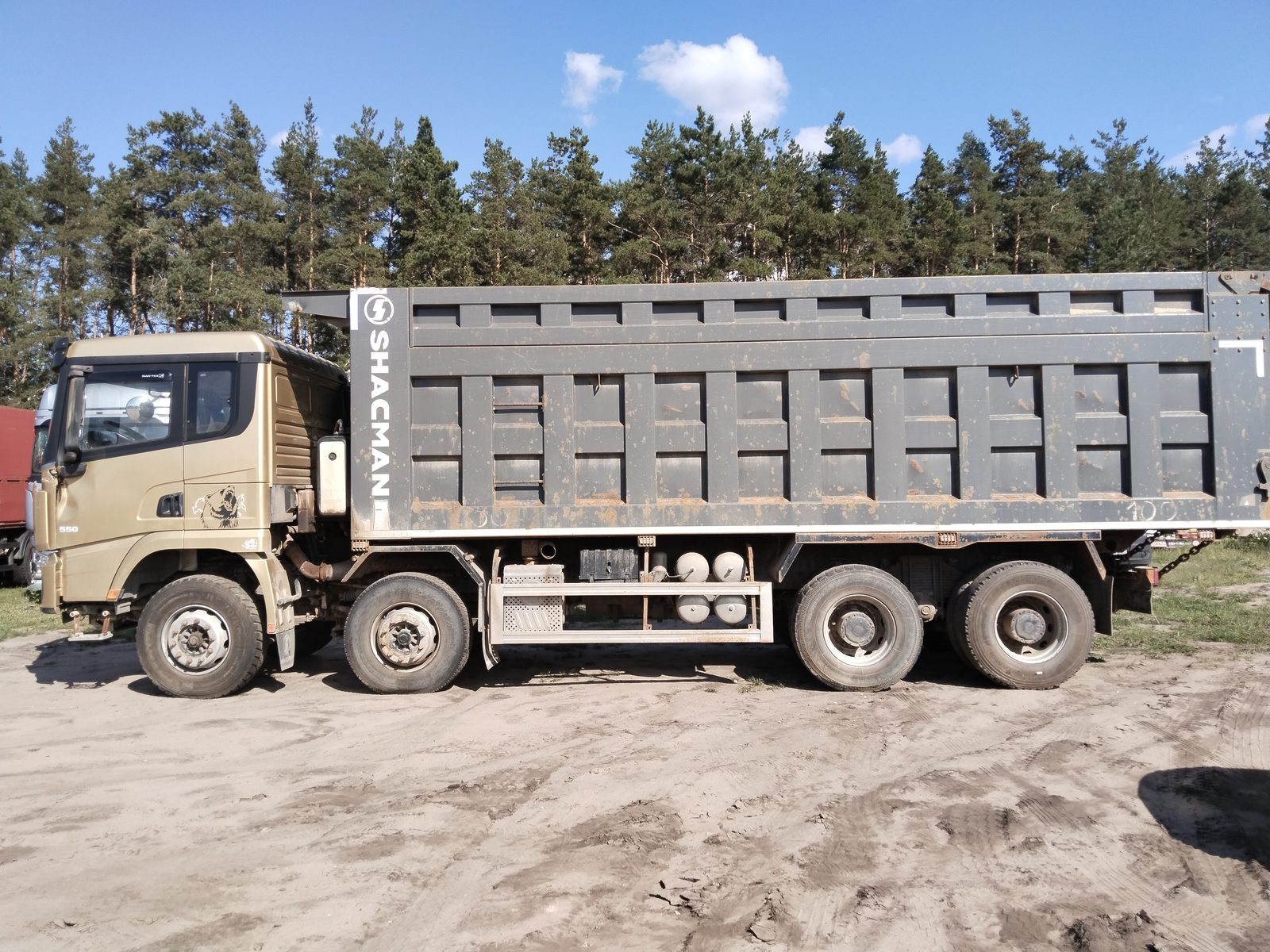 Shacman SX* 8x4 Самосвал