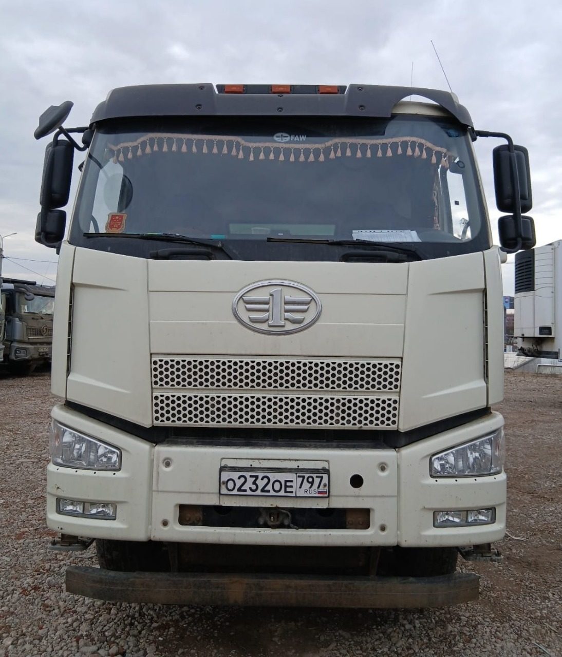 Автомастер 5589* на шасси FAW CA 3250 6x4 Зерновоз