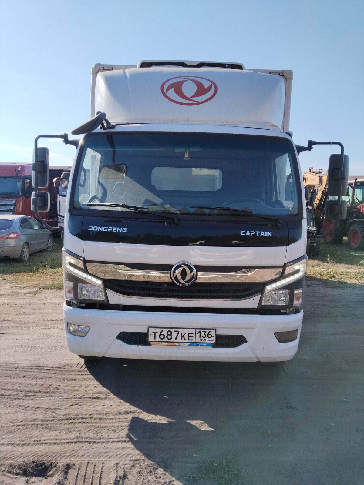 Dongfeng C120 Изотермический/рефрижератор с гидробортом