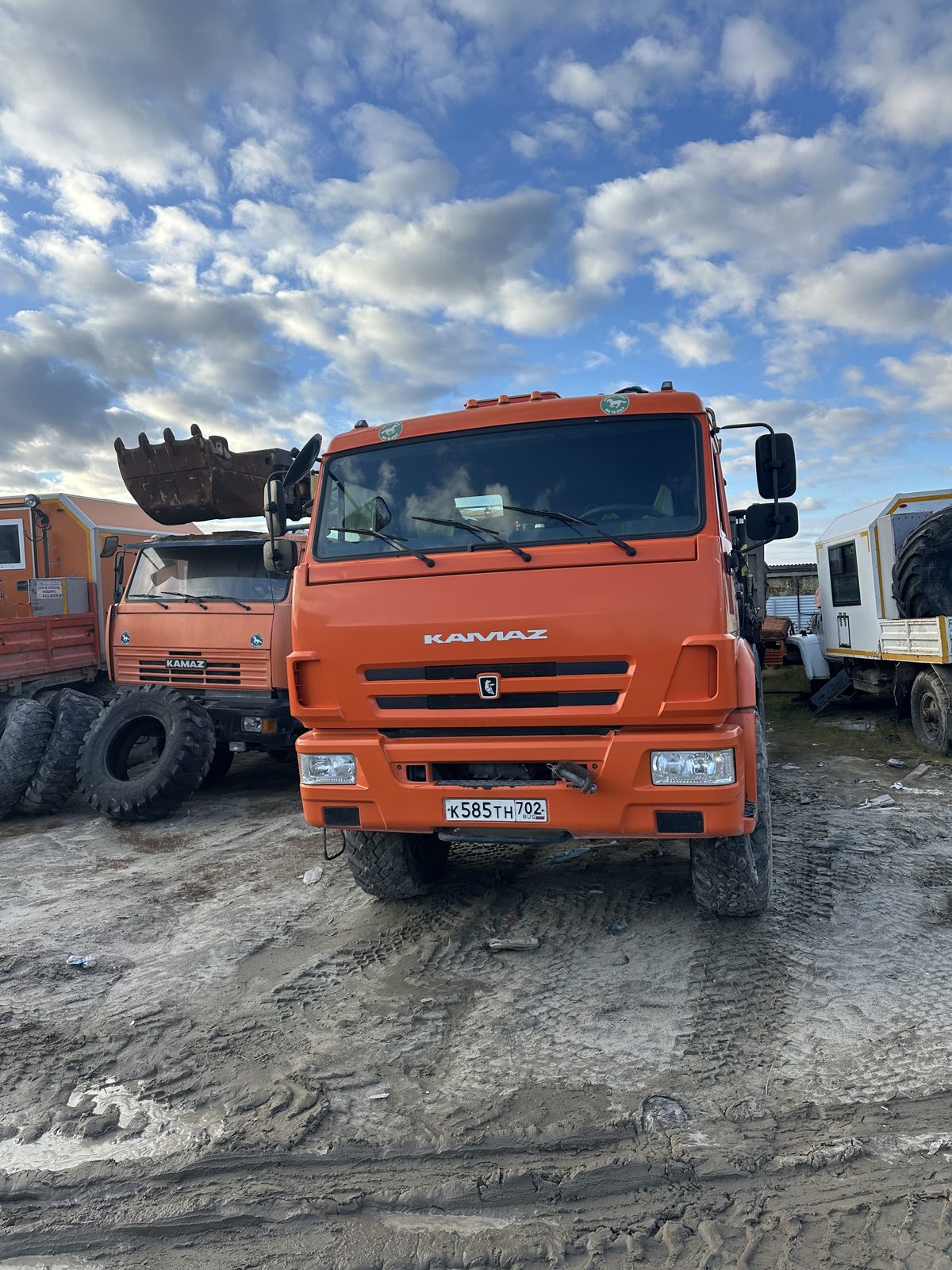 ГИРД 5849* на шасси КамАЗ 43118 6x6 Передвижная мастерская с КМУ