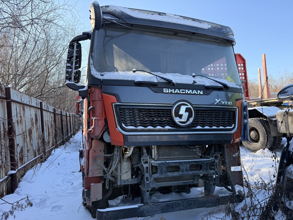 Shacman SX* 6x6 Седельный тягач