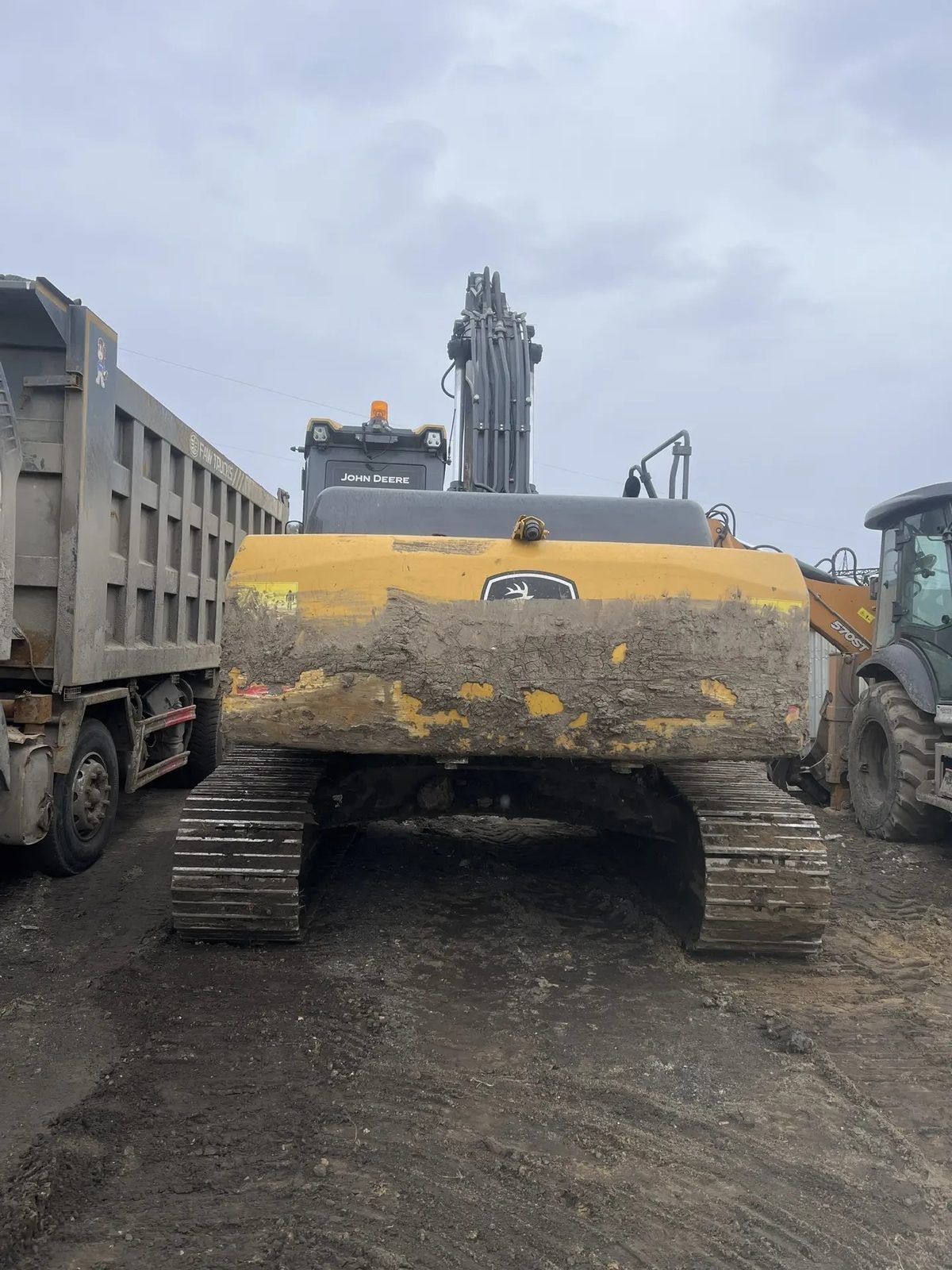 John E260 Экскаватор