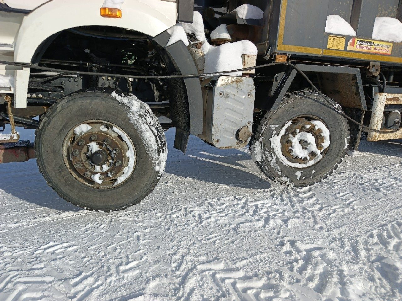 FAW J6 8x4 Самосвал