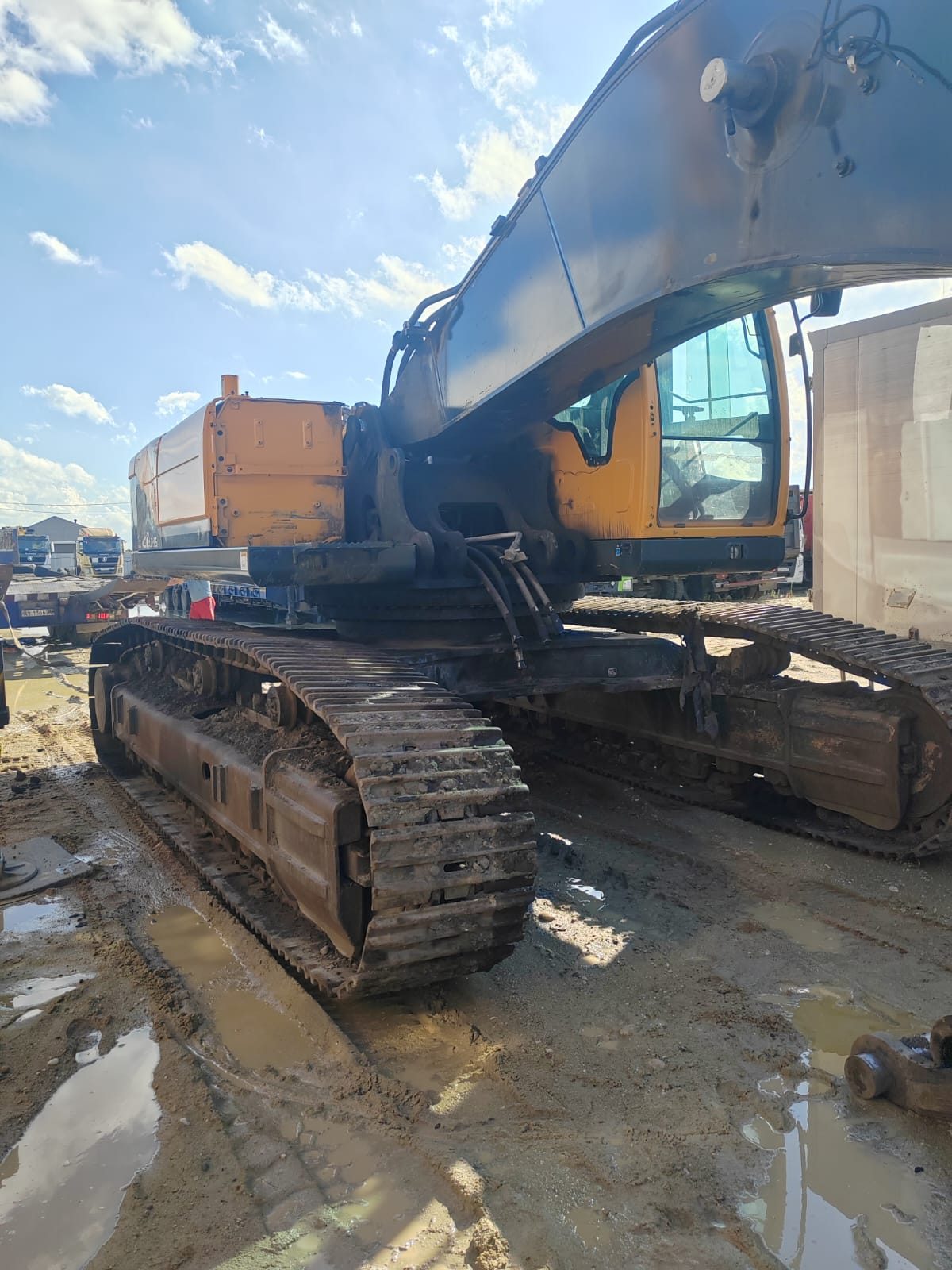Hyundai R520 Экскаватор