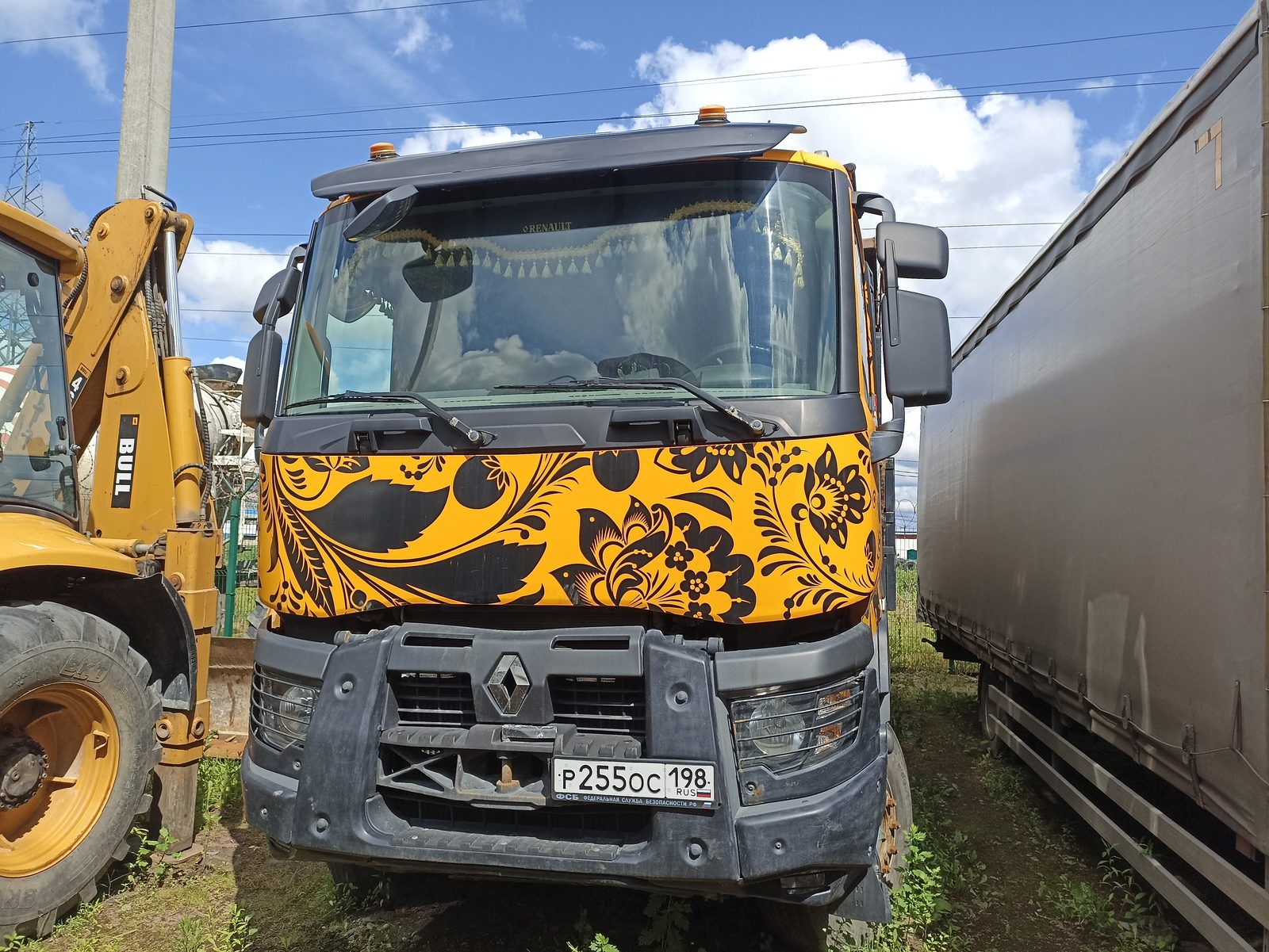 Renault K 8x4 Самосвал