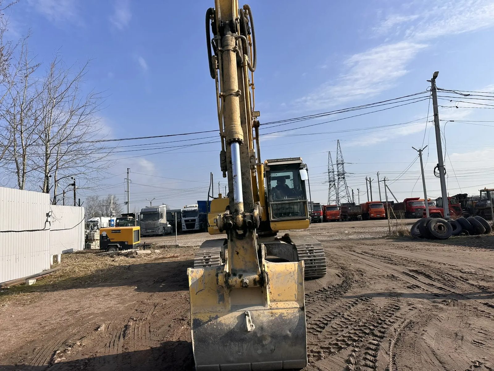 Komatsu PC 220 Экскаватор