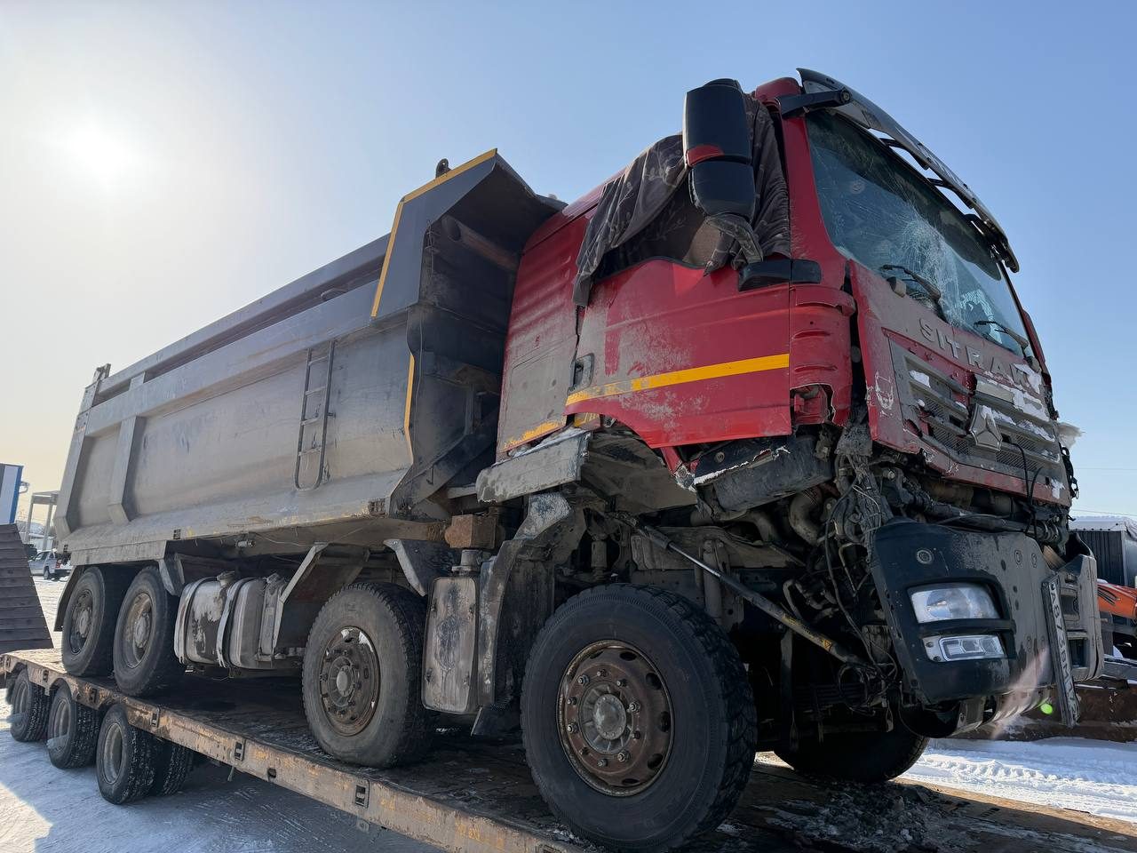 SITRAK C7H 8x4 Самосвал