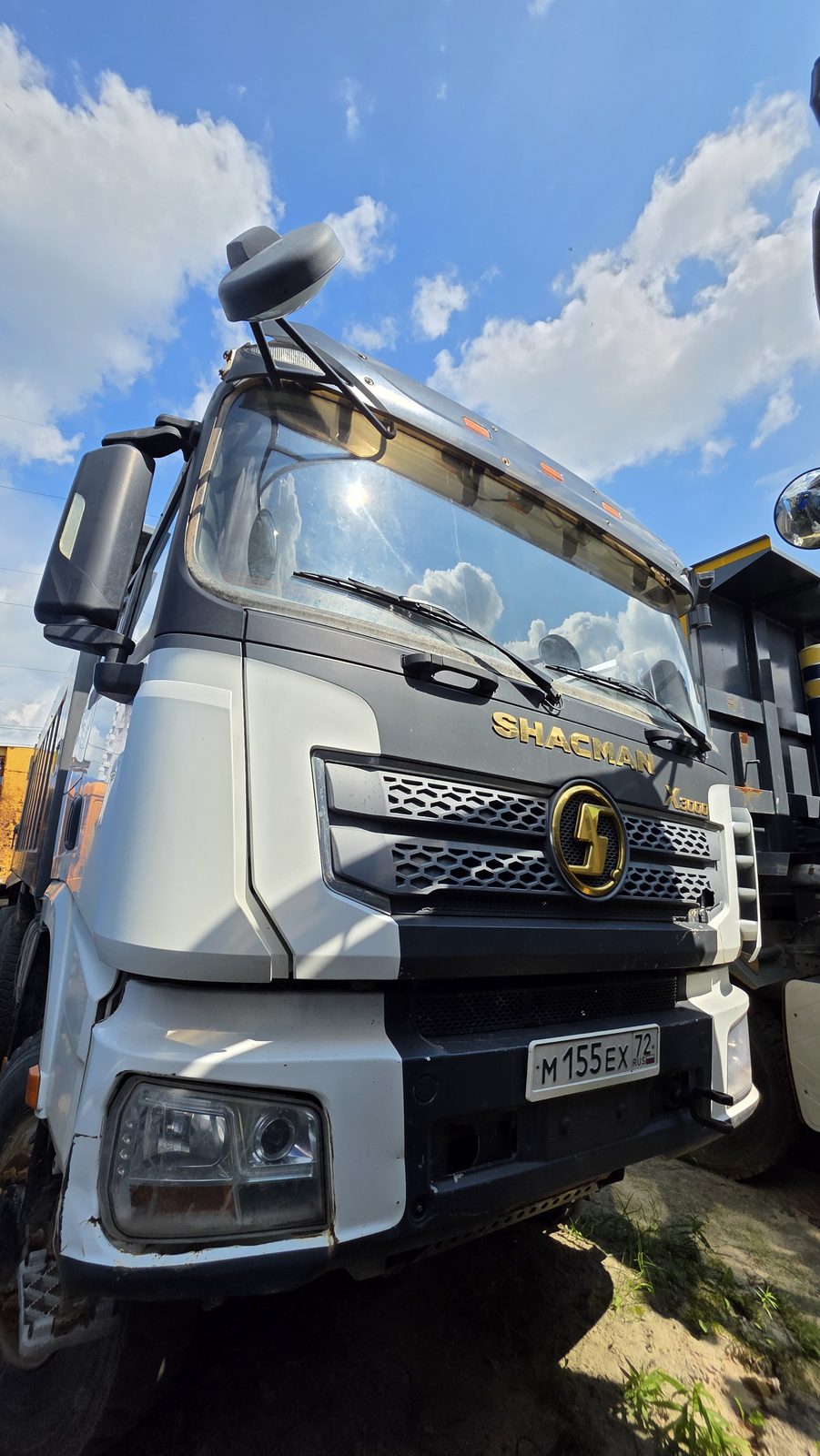 Shacman SX* 6x6 Самосвал