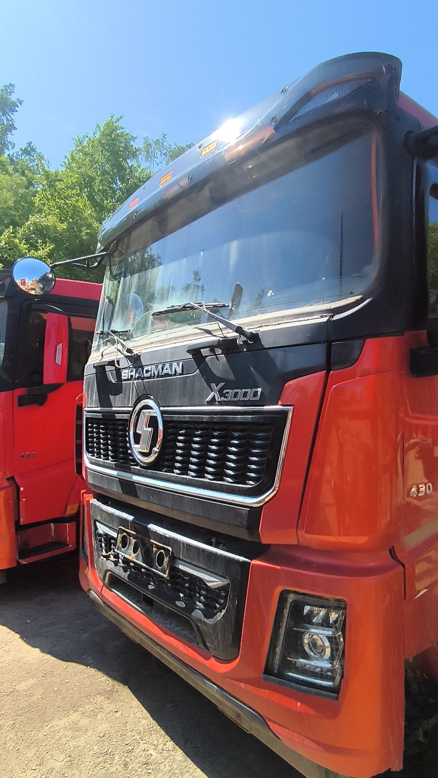 Shacman SX* 6x6 Седельный тягач