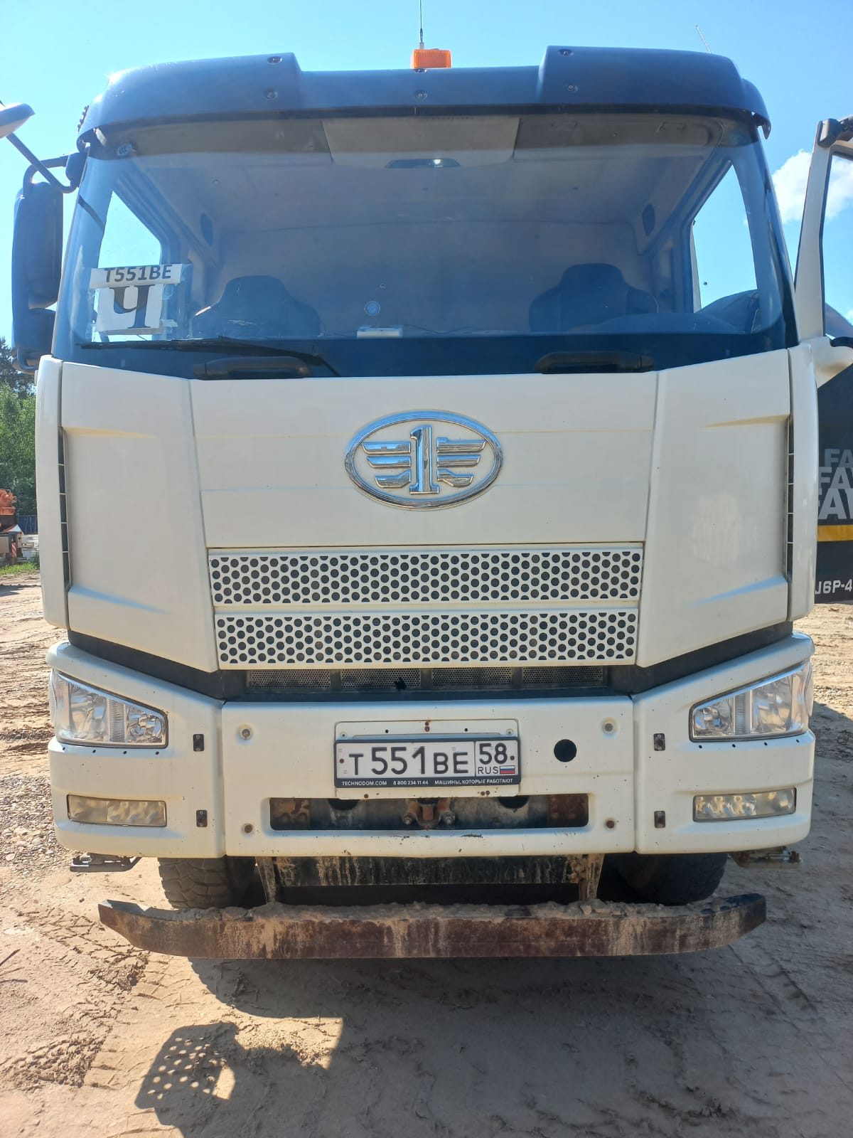FAW J6 8x4 Самосвал