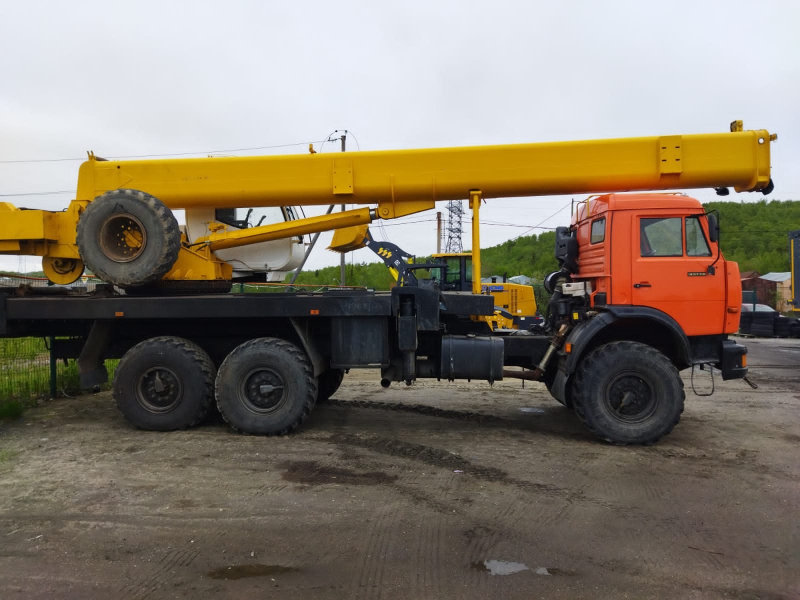 ИМЗ КС-45717К* на шасси КамАЗ 43118 6x6 Автокран