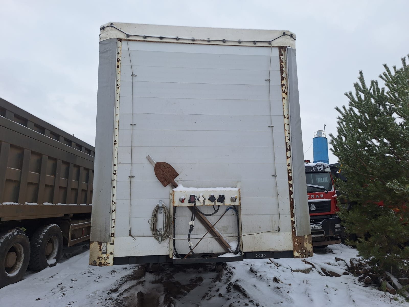 МАЗ 5885* Полуприцеп шторный