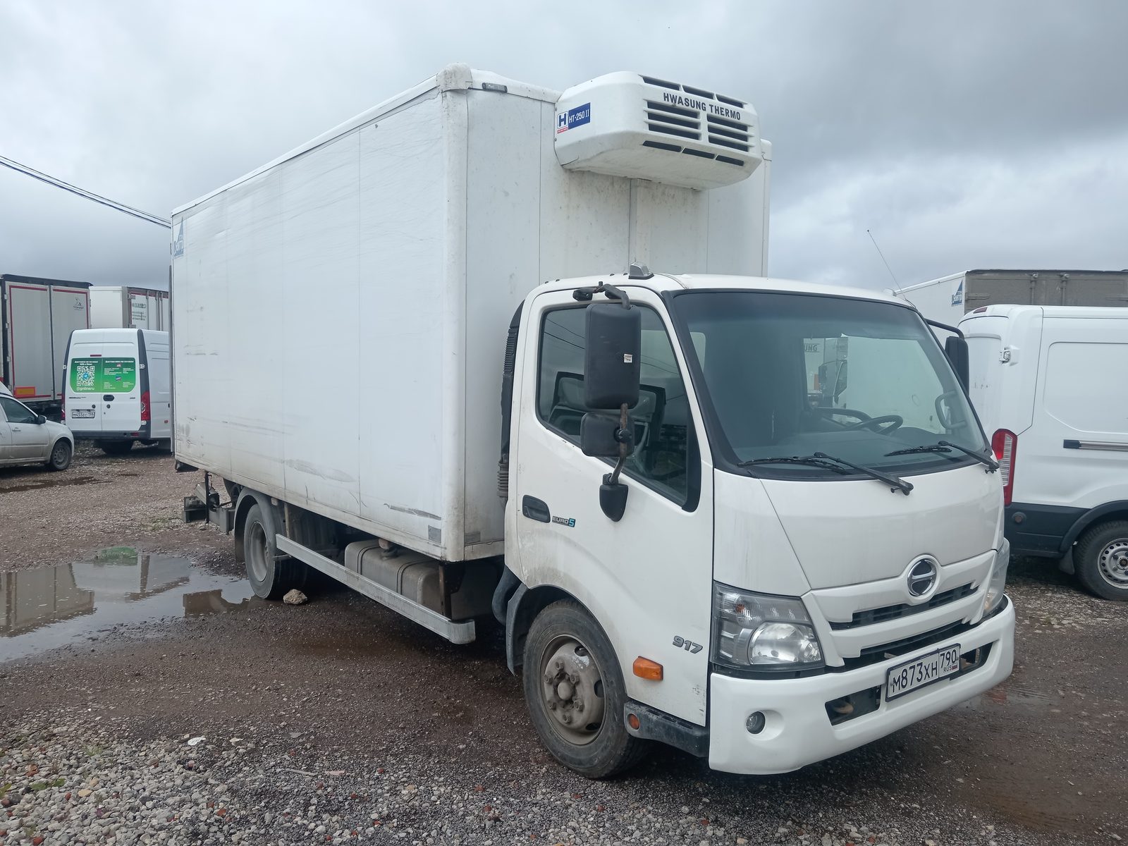 Центртранстехмаш АФ-4771* на шасси HINO 300 4x2 изотермический/рефрижератор с гидробортом (кат. C)